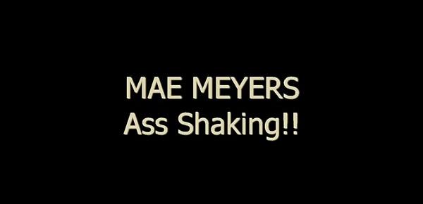  Mae Meyers Booty Dance